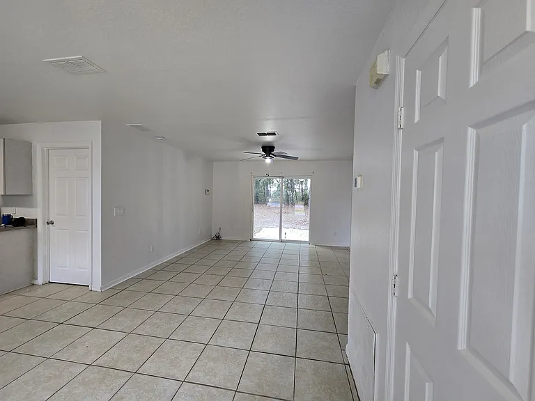 76 Willow Rd — Photo 2