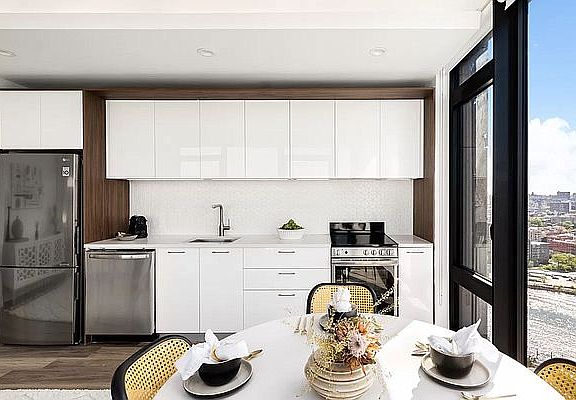 5th image of 228 E 135th St Space H8