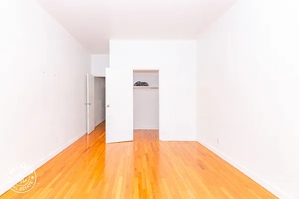 Rented by MySpaceNYC | media 29