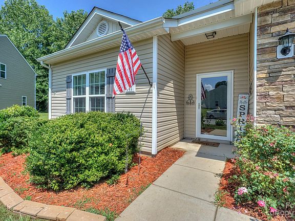 4th image of 141 Woodbridge Cir #27A