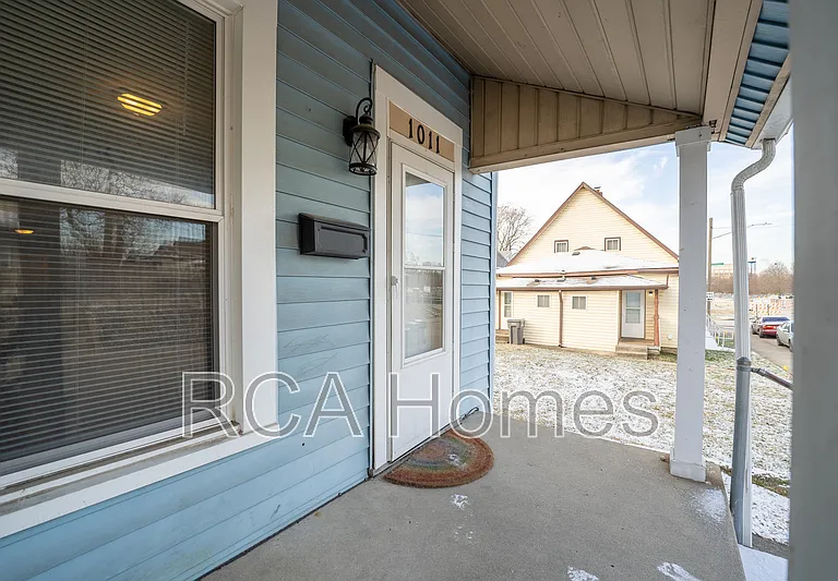 1011 E Legrande Ave #E — Photo 12