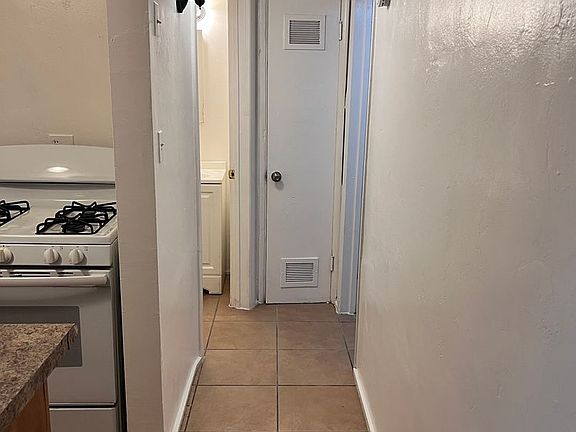3rd image of 1634-1662 N Beverly Ave #Be1640