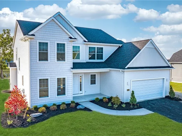 5693 Dorothy Cir, Clarence, NY 14032