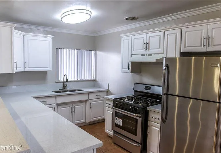 5322 Lexington Ave #2 — Photo 4