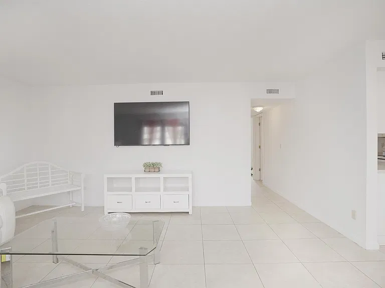 4635 Bayshore Dr #P7-1 — Photo 23