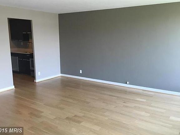 Living/dining area
