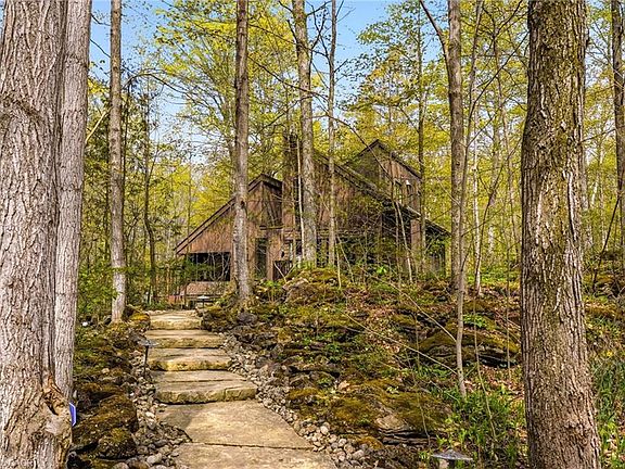 4th image of 7702 McNiven Rd