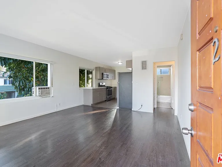 1301 S Saltair Ave #2 — Photo 3