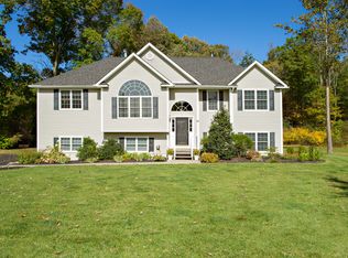 41 Kenzbrit Ct, Poughkeepsie, NY 12603