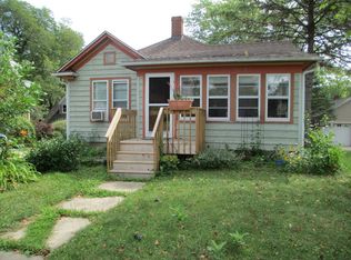 1001 Dean St, Woodstock, IL 60098