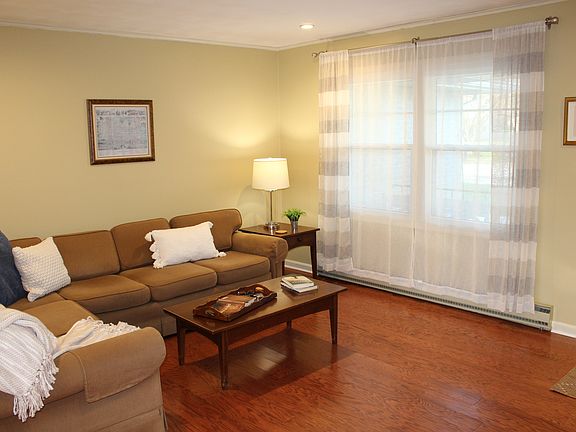 2nd image of 717 Castleton Dr