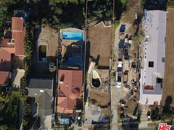 2nd image of 1028 Chautauqua Blvd