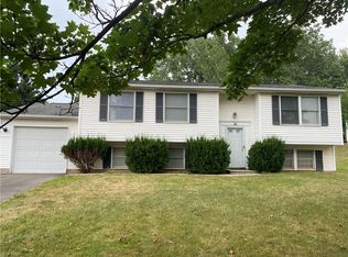 36 Rampart St, Rochester, NY 14623