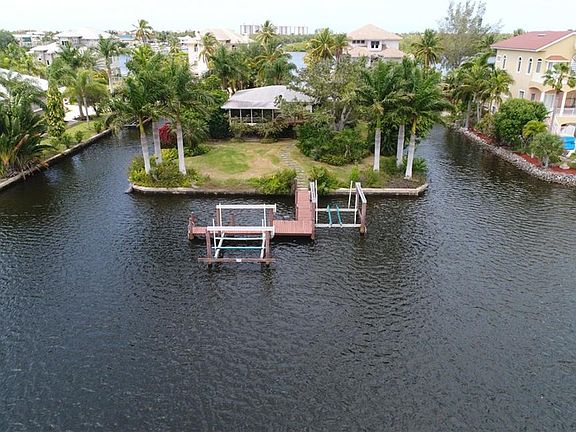 3rd image of 27694 Bay Point Ln
