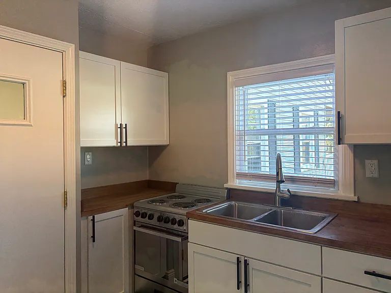33880 Roberts Rd — Photo 5