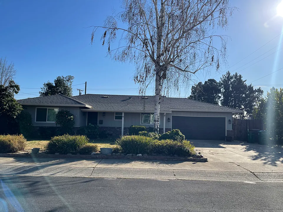 1140 Lake Home Dr