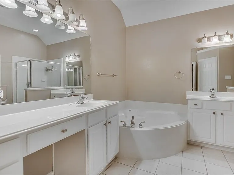 4513 Rock Creek Ln — Photo 16