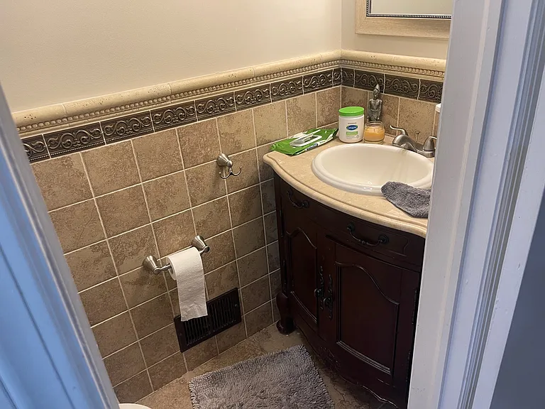 41 Albert Ave — Photo 13