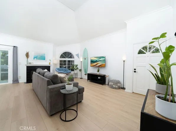 19311 Sunray Ln Unit 206, Huntington Beach, CA 92648