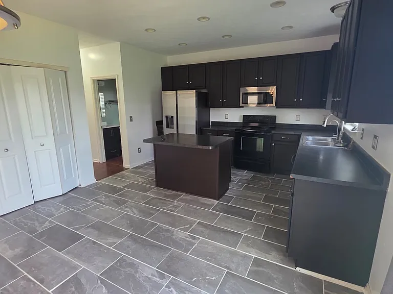 15098 Royal Grove Dr — Photo 6