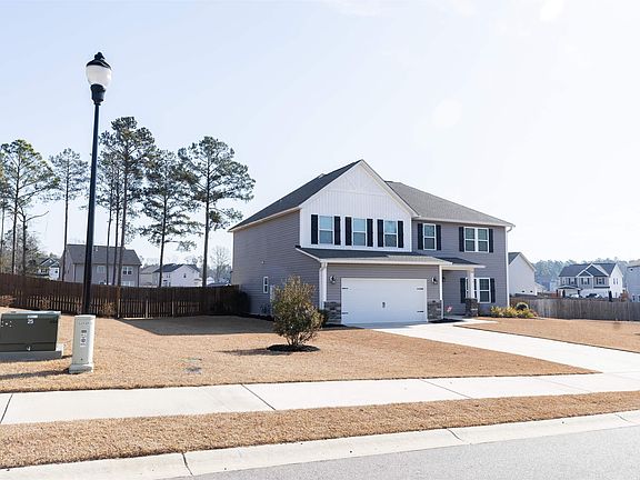 3rd image of 186 Shadowbrook Way