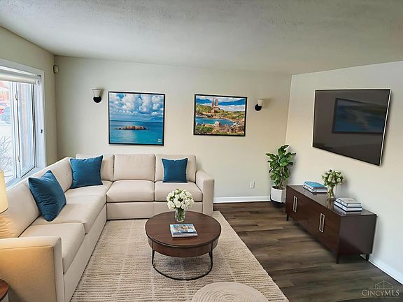 4th image of 9391 Jericho Dr