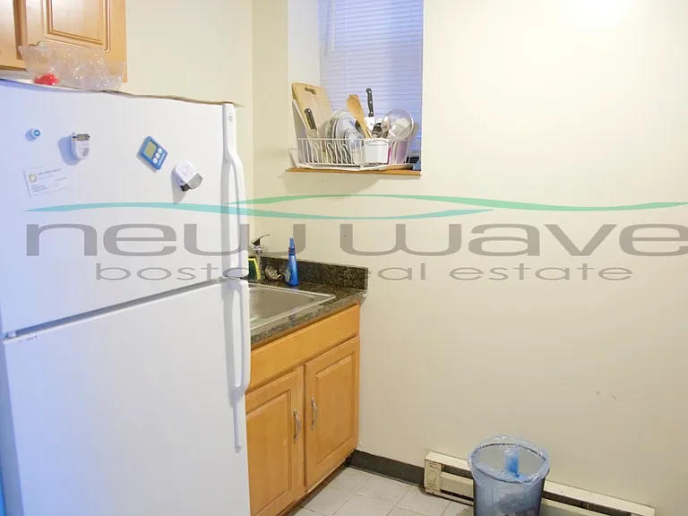 102 Queensberry St #C — Photo 6