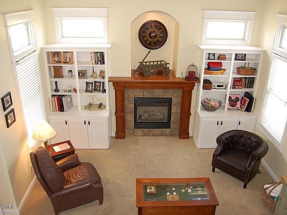 3rd image of 7025 Rosewood Ct