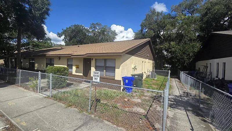 2 bed, 2.0 bath, 936 sqft, $995 — Photo 2