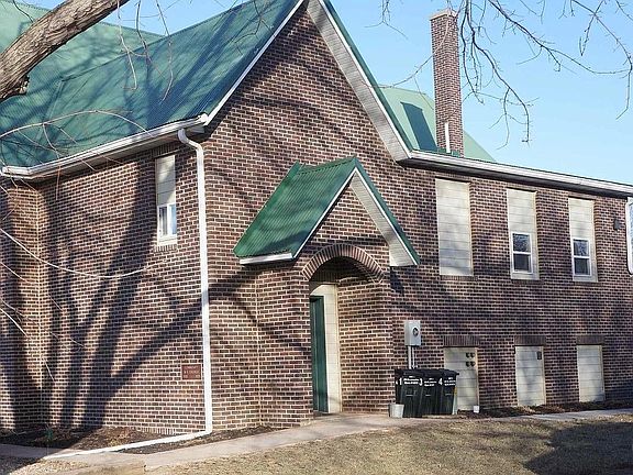 3rd image of 524 Saint James Ave