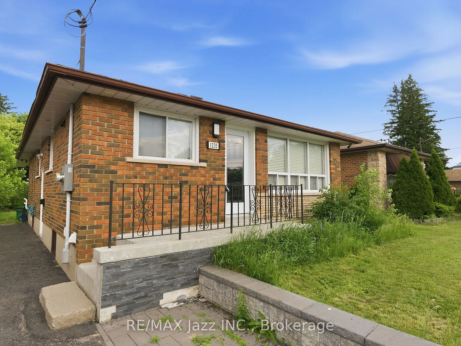 2 bed, $1,600 — Photo 1