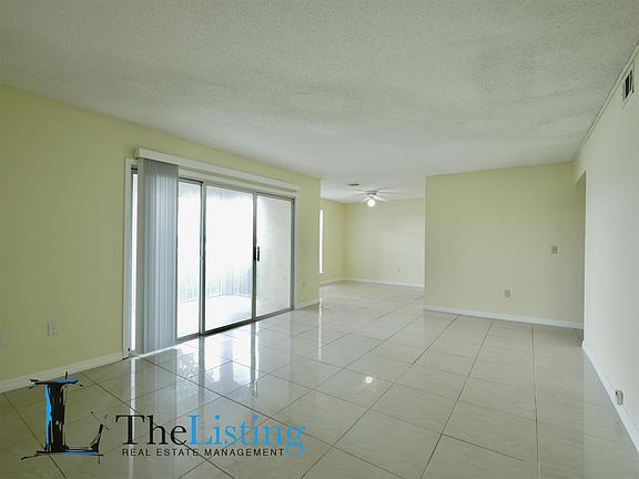 3rd image of 4002 Versailles Dr #C