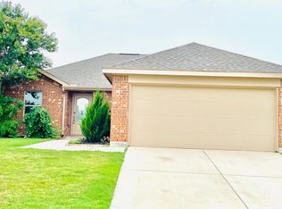 604 Poncho Ln, Haslet, TX 76052