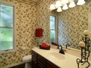 1N528 Turnberry Ln, Winfield, IL 60190