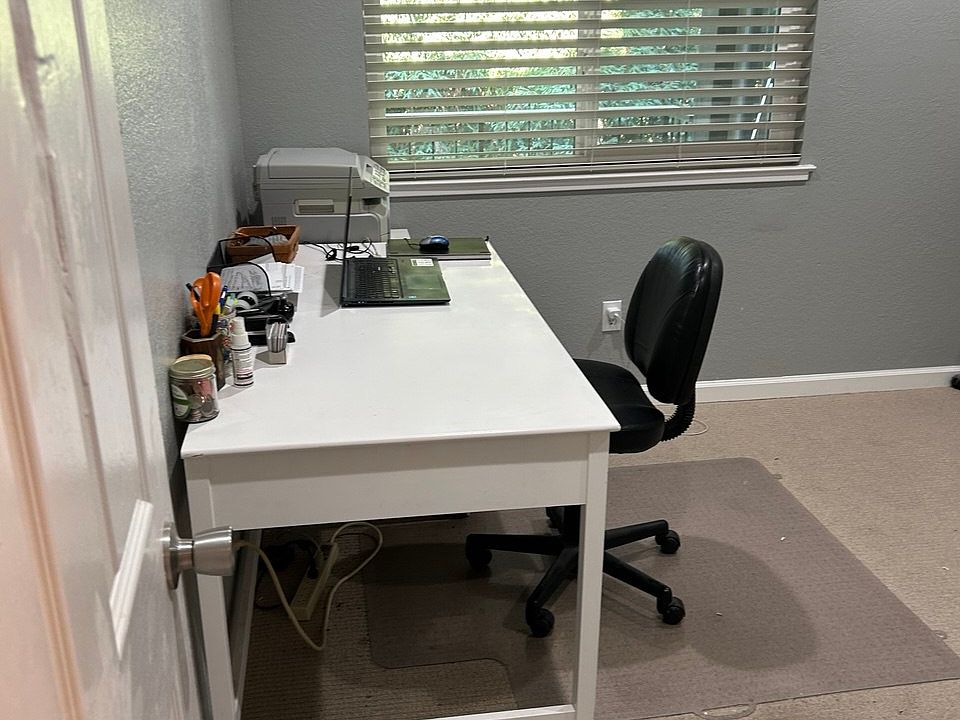 Office/second bedroom