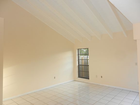 Double volume ceiling liv.rm