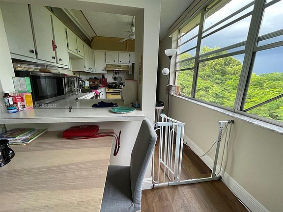 5th image of 9481 Evergreen Pl APT 407
