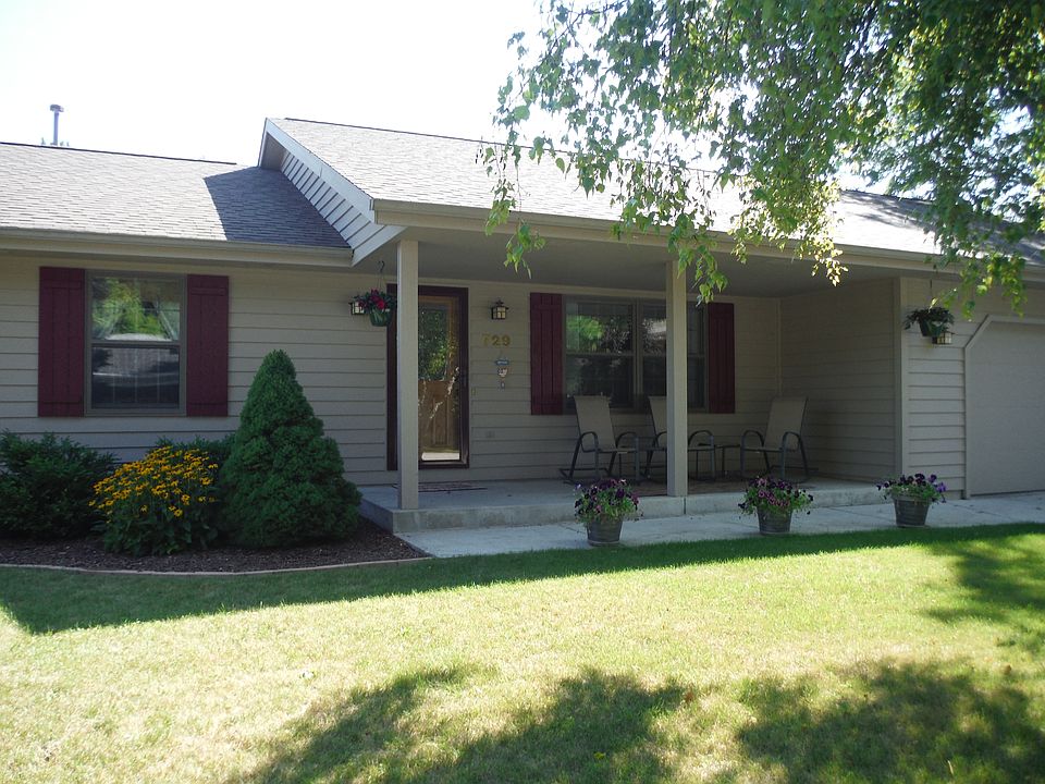 1st image of 729 Richardson Ave