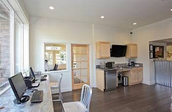 2nd image of 812 12th Ave SE APT N8