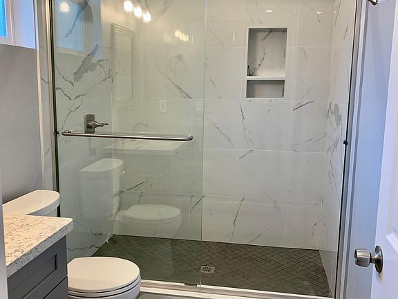 3rd image of 3213 Gleneeden Way Unit 2