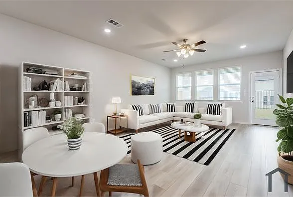728 Amenduni Ln — Photo 24