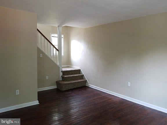 3rd image of 1353 Sycamore Ave