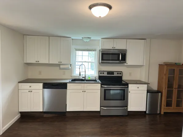 144 Coldbrook Rd Floor 2, Hampden, ME 04444