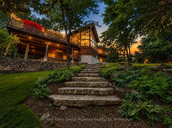31 Lyndsey Ln, McKellar, ON P2A 0B5