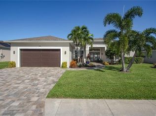 23346 Olde Meadowbrook Cir, Estero, FL 34134