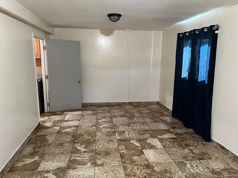 1428 Chino St — Photo 8