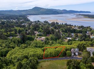 218 Holly Heights Ave, Tillamook, OR 97141