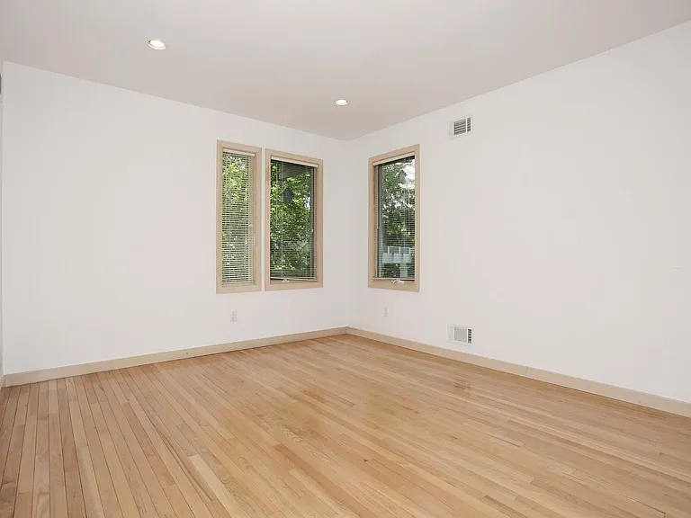 25 Bogert Pl #1 — Photo 12