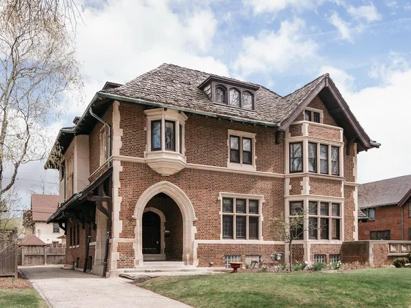 2968 North Shepard AVENUE, Milwaukee, WI 53211