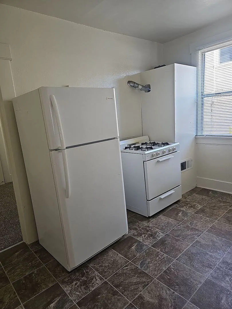 0035 1626 Osos Street — Photo 2